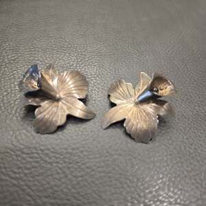 Vintage Mid-Century Taxco Mexican Sterling Silver Orchid Flower Clip-On Earrings